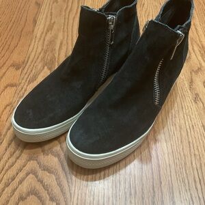 Steve Madden Wedgie Black suede with side zippers 8 medium